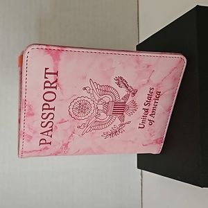 (NWT) MARBLE PRINT PASSPORT HOLDER